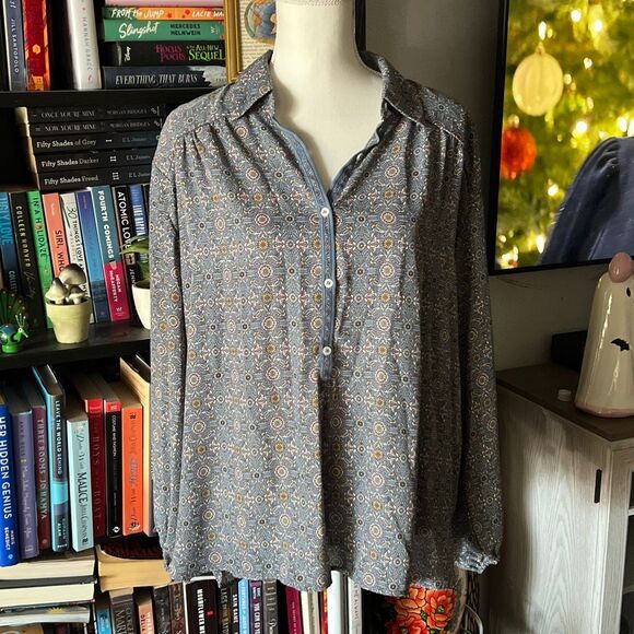 Max Studio Size Large blue floral print long sleeve blouse  Chiffon women’s - Picture 1 of 7